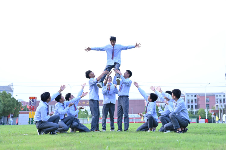 中高考結(jié)束選什么專業(yè)就業(yè)好？讓他們告訴你！