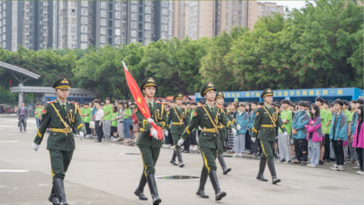 熱烈祝賀四川新華與綿陽飛行職業(yè)學院正式簽約，開啟國防教育新局面！