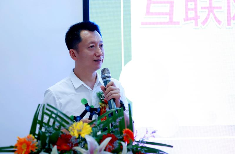 傳遞向上力量！新華電腦學(xué)?！独蠋焷砹恕?月繼續(xù)開講！