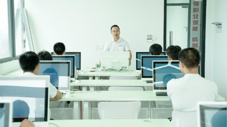 四川新華聚焦產(chǎn)業(yè)需求，打造高技能人才培訓(xùn)基地！
