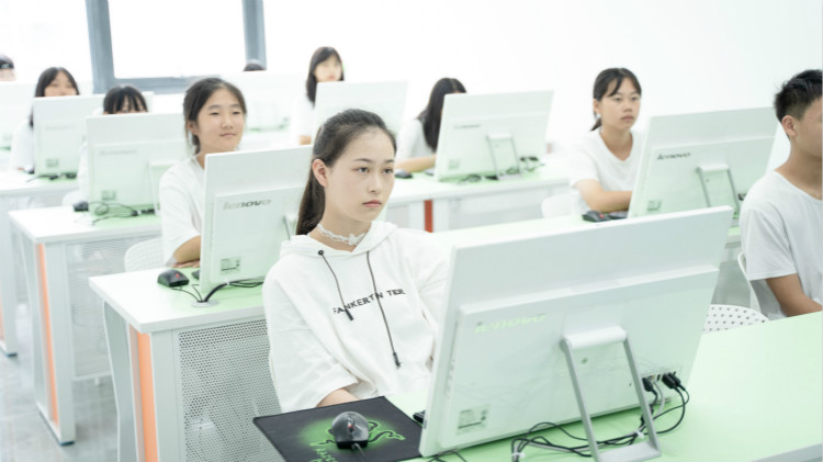 四川新華聚焦產(chǎn)業(yè)需求，打造高技能人才培訓(xùn)基地！