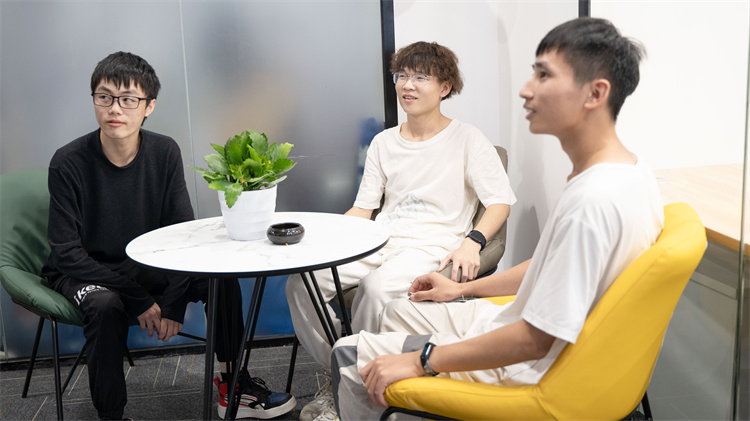 校企合作三方共贏，就業(yè)回訪見證新華學子成長！