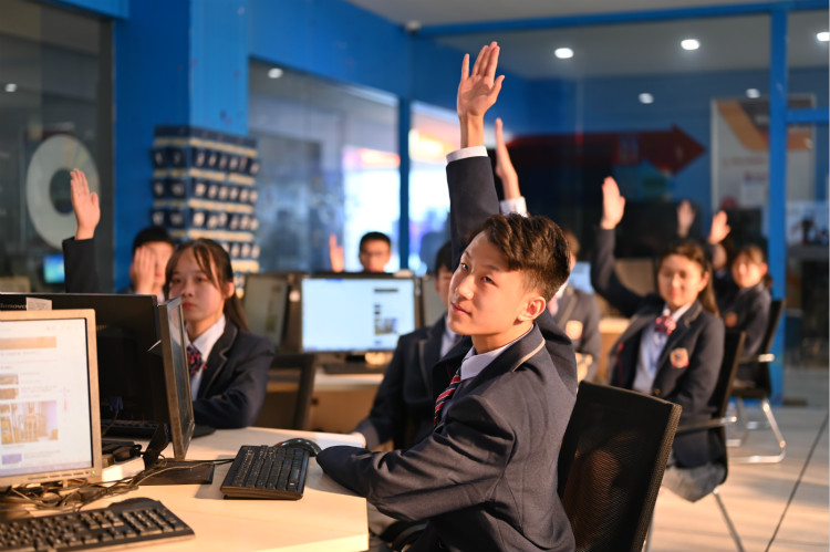 新華攜手名企，定向委培人才，讓學生好就業(yè)、就好業(yè)！