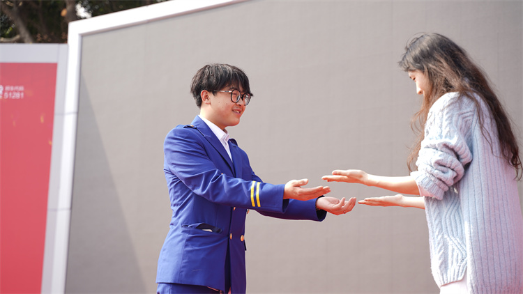 國(guó)防風(fēng)采！新華國(guó)防少年不怕練！