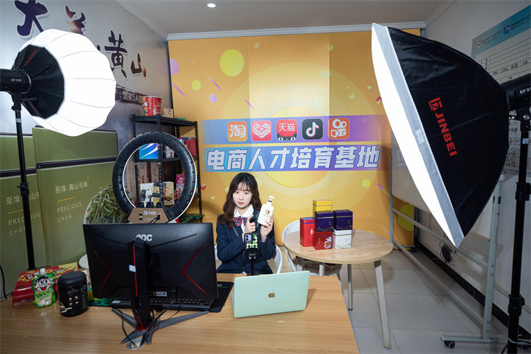 成都新華高級(jí)技工學(xué)校升格在即，職業(yè)學(xué)校學(xué)生就業(yè)優(yōu)勢(shì)解讀！