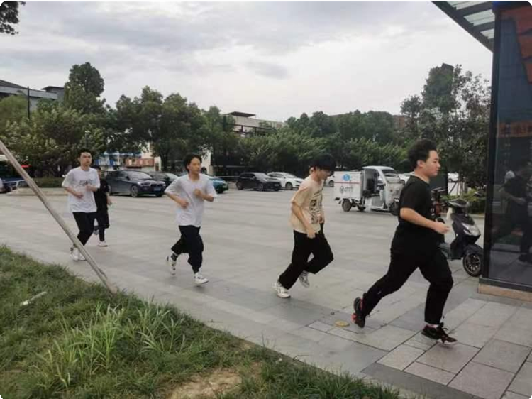 新華互聯(lián)網(wǎng)科技2022電競青訓(xùn)營正式開營！