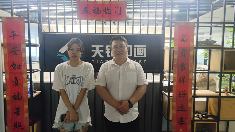 就業(yè)回訪，新華在路上