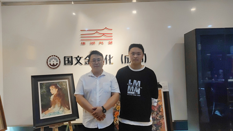 就業(yè)回訪，新華在路上