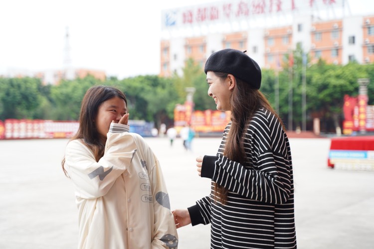 新生故事|再聚新華，共訴情誼