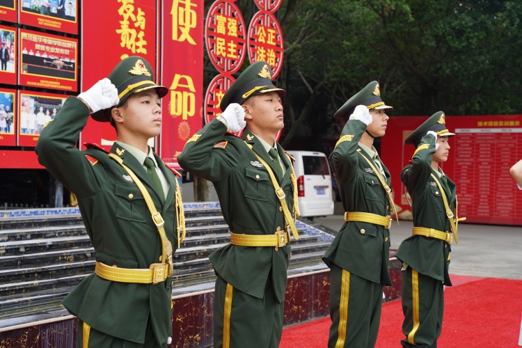 新華國旗護(hù)衛(wèi)隊(duì)|青春與國旗同在！