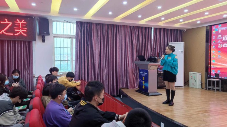 平面設(shè)計就業(yè)好不好？聽四川零貳捌集團大咖怎么說！