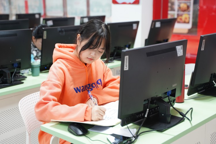 優(yōu)秀學(xué)子|京東實習(xí)再得佳績，新華學(xué)習(xí)更創(chuàng)新高