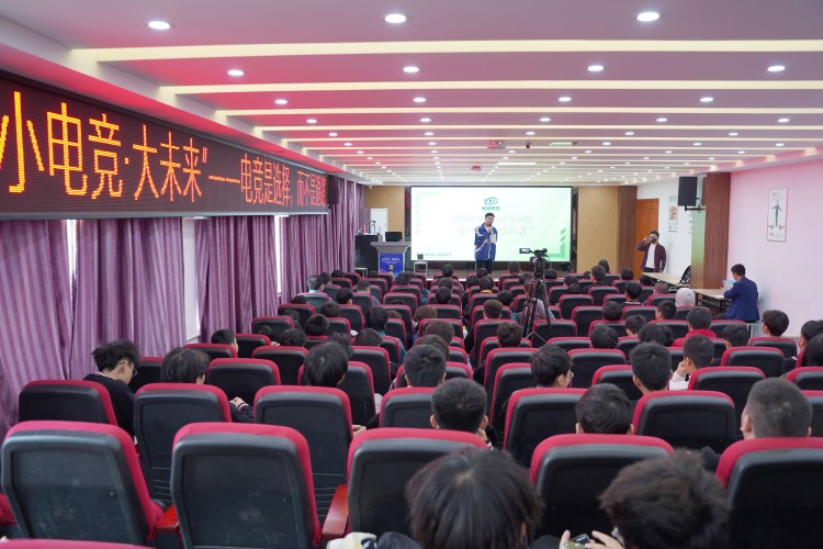 就業(yè)不迷茫！把孩子交給新華，您就放心吧