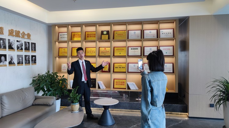 校企共建暖人心，多舉并行見真情