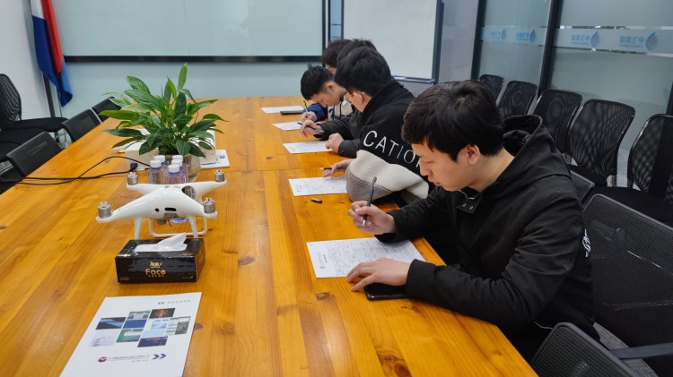 就業(yè)難度更升級！成都新華高級技工學(xué)校就業(yè)再爭潮頭