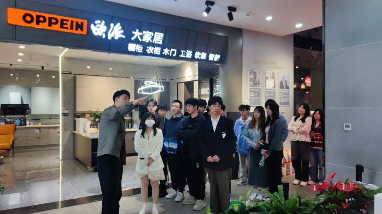 萬(wàn)生進(jìn)千企、百家進(jìn)校園