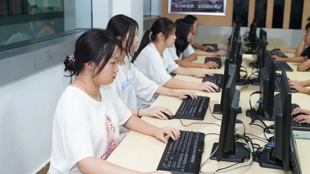 如何高薪就業(yè)？有哪些行業(yè)值得推薦？