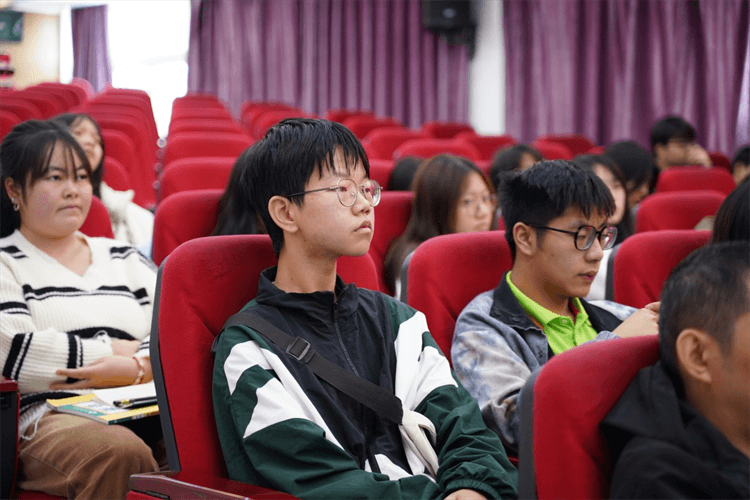 初高中生后悔輟學(xué)打工，如何才能重啟校園之旅