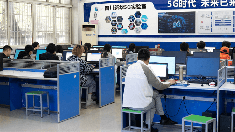 初高中生后悔輟學(xué)打工，如何才能重啟校園之旅