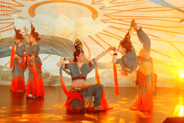 邀請(qǐng)賽在我校圓滿閉幕，新華學(xué)子勇奪佳績(jī)
