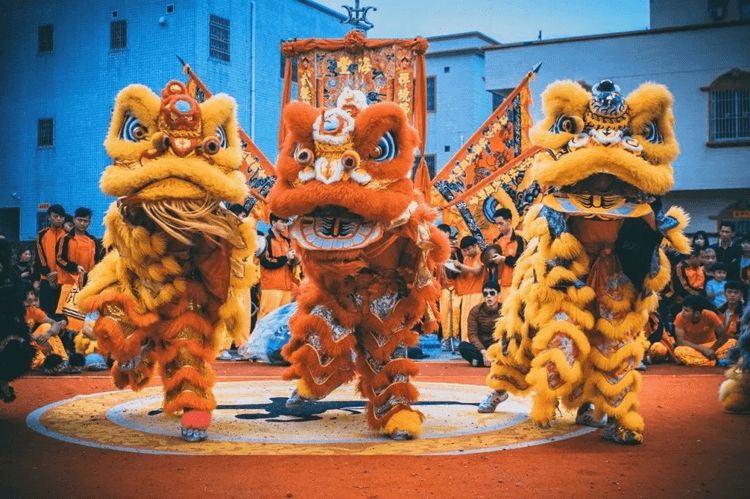 猜燈謎、游園會(huì)、舞獅…成都新華邀你來(lái)歡度元宵