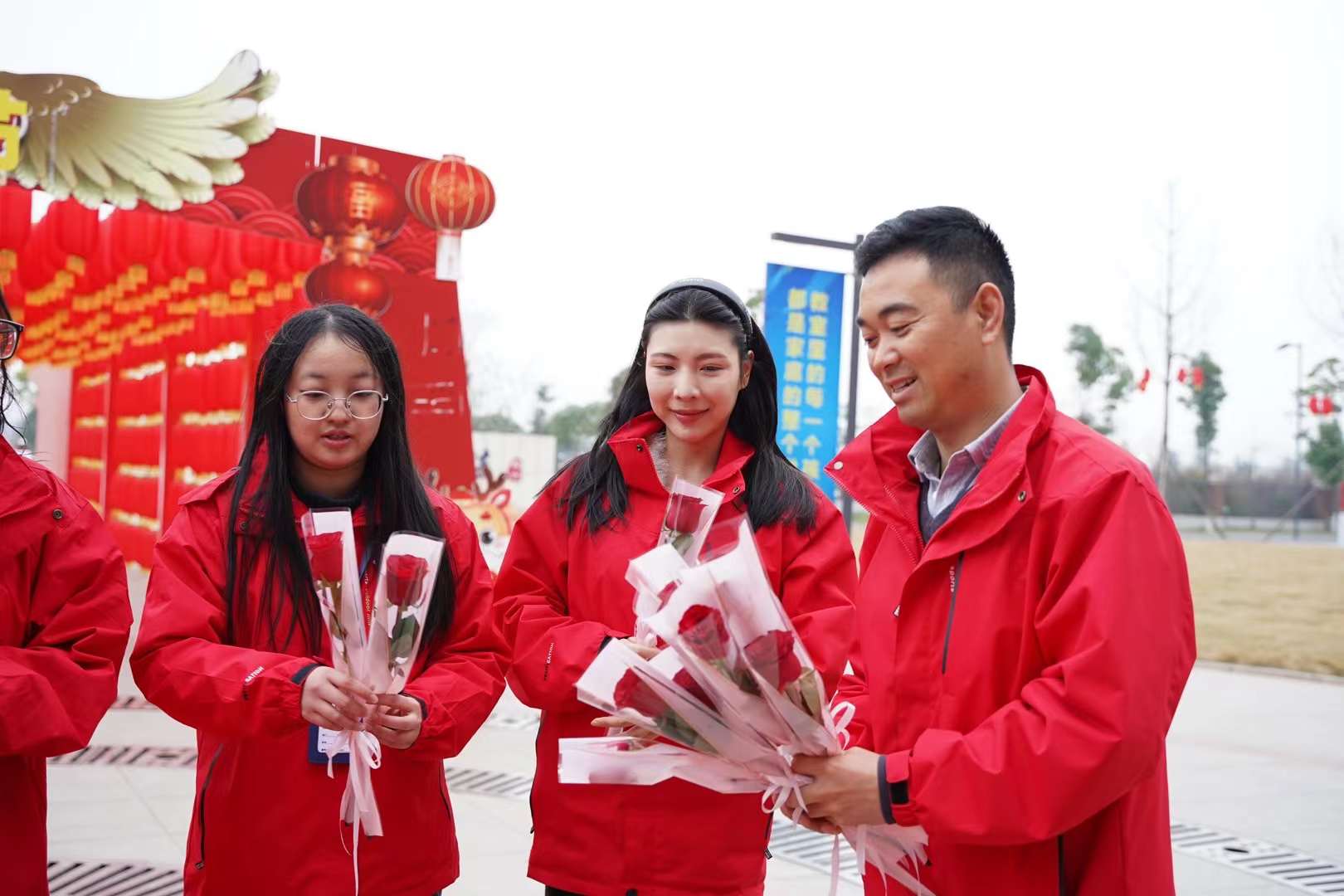 婦女節(jié)！獻(xiàn)給所有成都新華的女老師們