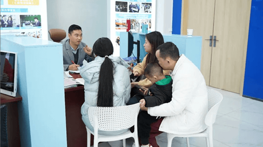 <b>職教面對面，成都新華330咨詢周來啦！</b>