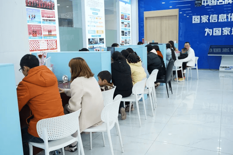職教面對(duì)面，成都新華330咨詢周來(lái)啦！