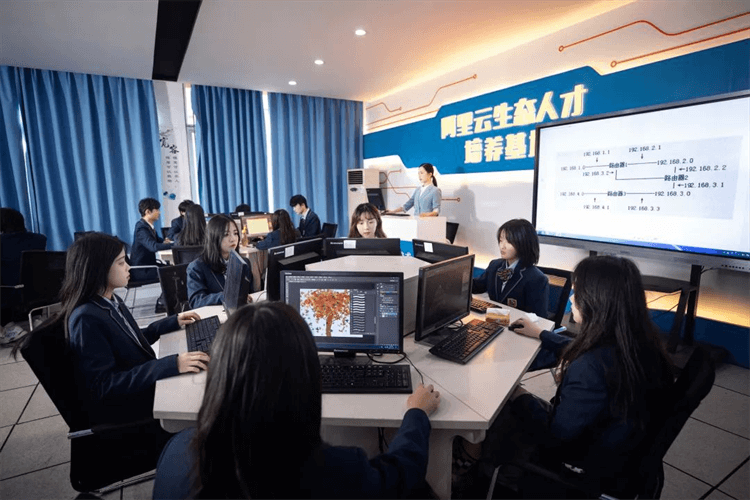2024年成都新華秋季預(yù)科班火熱開啟！