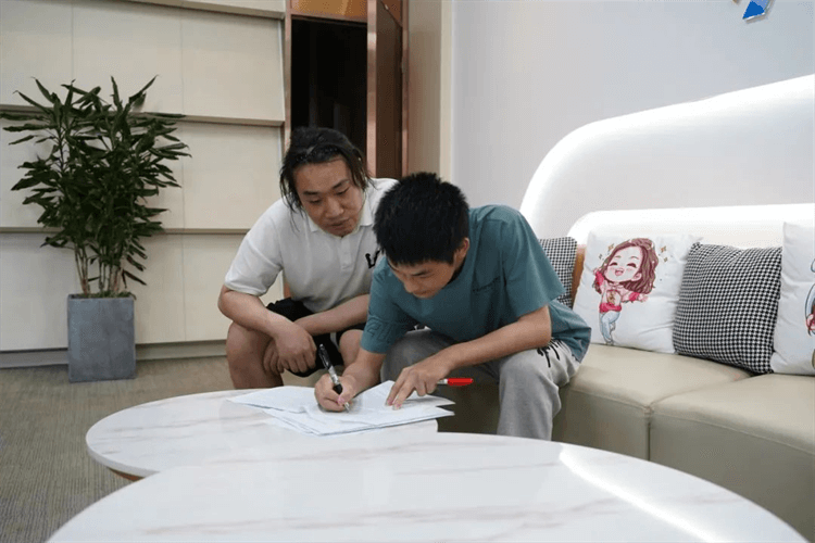 恭喜！成都新華電競學子成功簽約