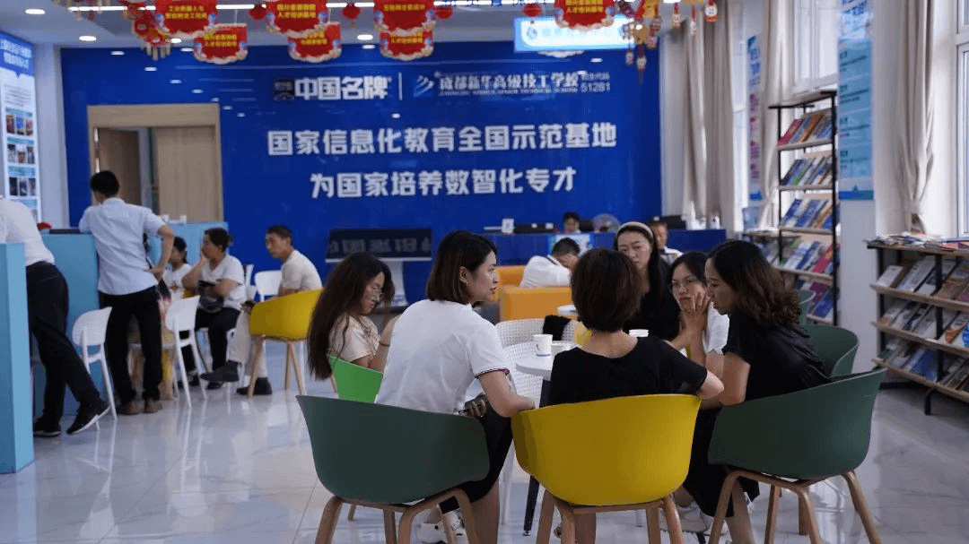 8月了還沒選好學(xué)校，這個學(xué)校還有少量名額！