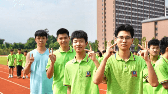 <b>成都新華，這些關(guān)鍵詞帶你解鎖美好校園生活</b>