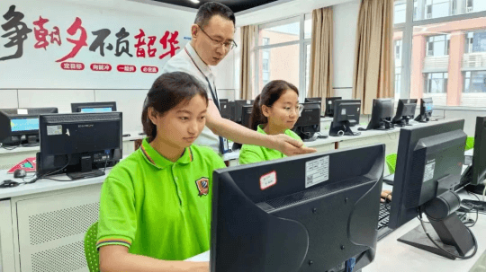 <b>喜報(bào)！熱烈祝賀新華學(xué)子技能大賽再獲佳績</b>