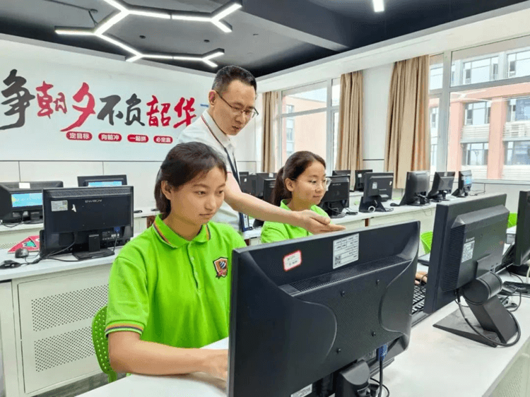 喜報！熱烈祝賀新華學(xué)子技能大賽再獲佳績
