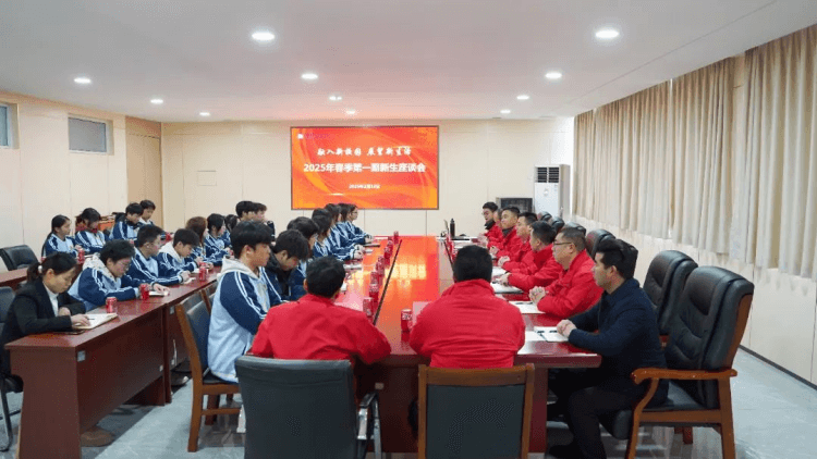 初入新華的新生們，在學(xué)校學(xué)習(xí)生活是什么樣的？